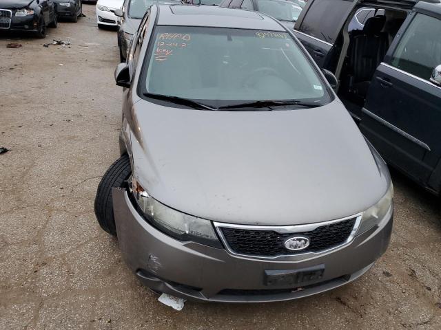 KNAFU4A26B5404669 - 2011 KIA FORTE EX GRAY photo 5