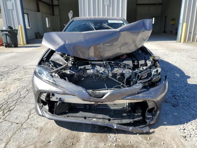 4T1C11AK5LU970760 - 2020 TOYOTA CAMRY LE GRAY photo 5