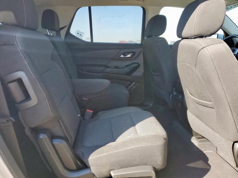 1GNERGKW7KJ303819 - 2019 CHEVROLET TRAVERSE LT SILVER photo 11