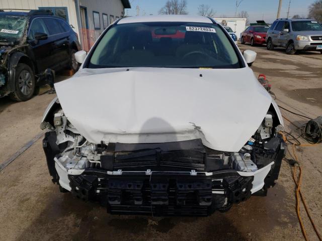 1FADP3F22JL215389 - 2018 FORD FOCUS SE WHITE photo 5