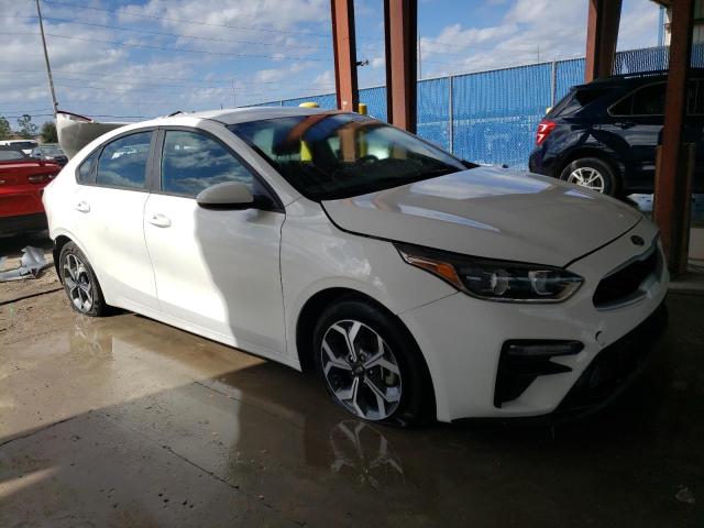 3KPF24AD0ME400196 - 2021 KIA FORTE FE WHITE photo 4