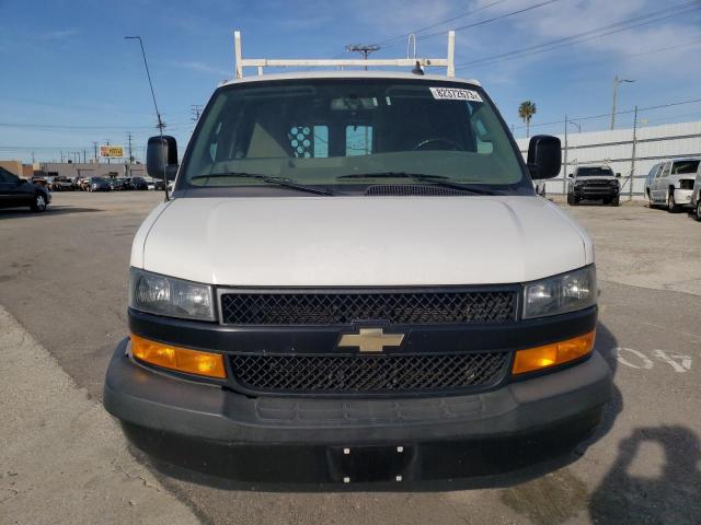 1GCWGAFGXK1168497 - 2019 CHEVROLET EXPRESS G2 WHITE photo 5