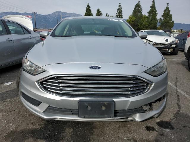 3FA6P0H78HR142735 - 2017 FORD FUSION SE SILVER photo 5