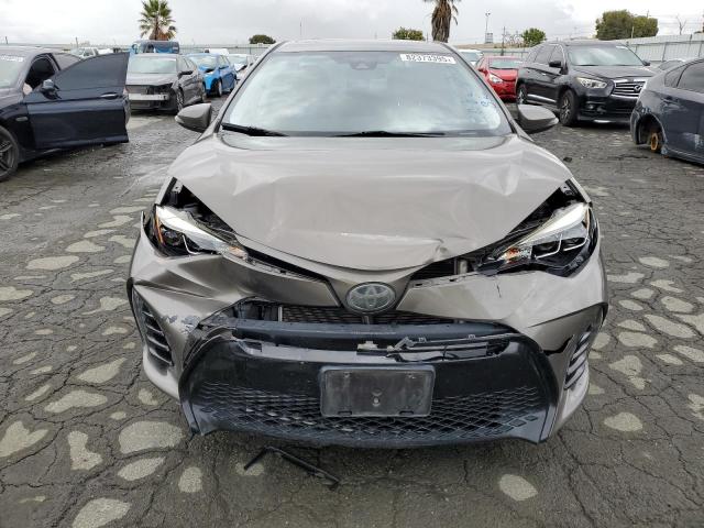 2T1BURHE5HC792679 - 2017 TOYOTA COROLLA L 棕色 照片 5