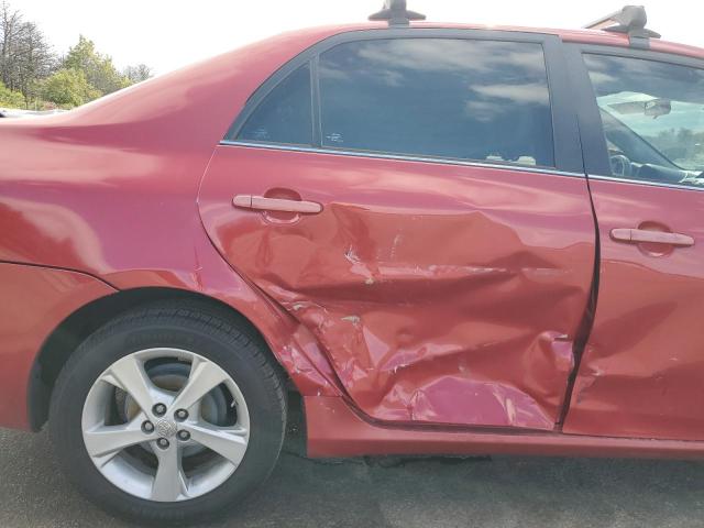 2T1BU4EE5DC953890 - 2013 TOYOTA COROLLA BASE Czerwony zdjęcie 10