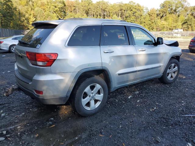 1J4RR4GG1BC656999 - 2011 JEEP GRAND CHEROKEE LAREDO Srebrny zdjęcie 3