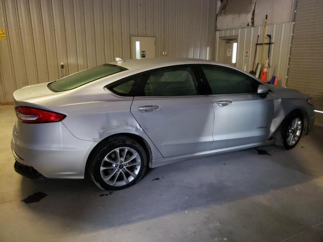 3FA6P0LU0KR225385 - 2019 FORD FUSION SE SILVER photo 3