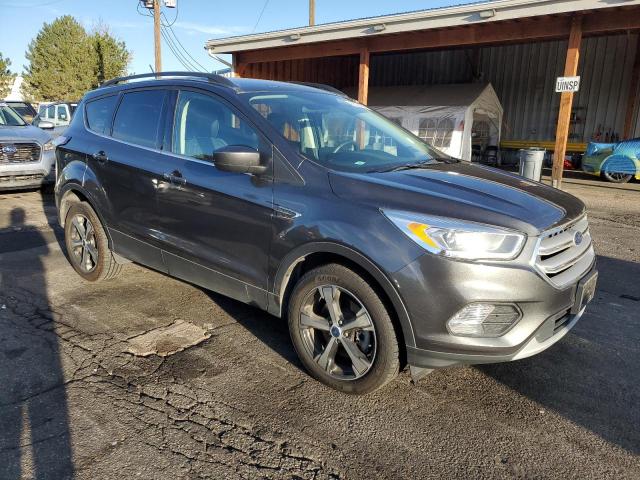 1FMCU9HD3JUA55495 - 2018 FORD ESCAPE SEL Grau Foto 4