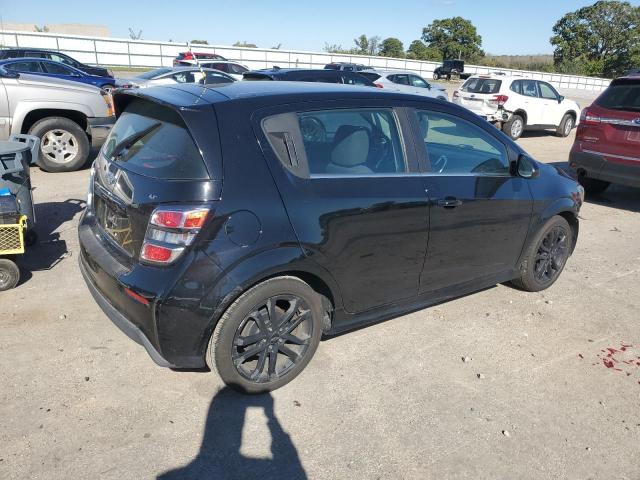 1G1JD6SBXJ4105545 - 2018 CHEVROLET SONIC LT Schwarz Foto 3