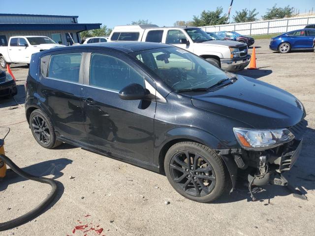 1G1JD6SBXJ4105545 - 2018 CHEVROLET SONIC LT Schwarz Foto 4