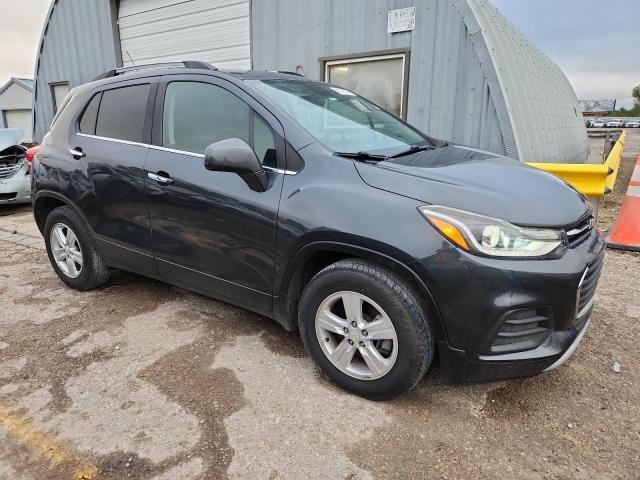 KL7CJLSB9JB663418 - 2018 CHEVROLET TRAX 1LT ნაცრისფერი ფოტო 4