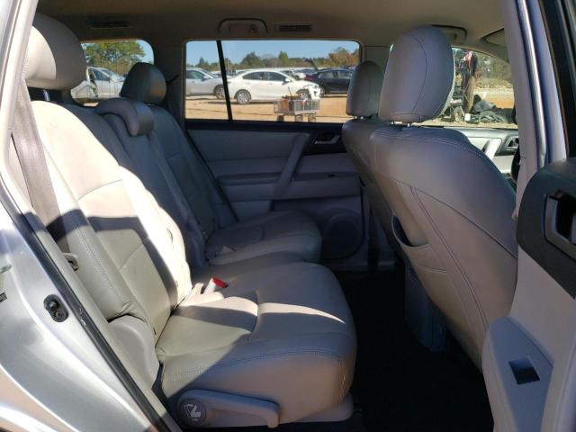 5TDZA3EH6DS040767 - 2013 TOYOTA HIGHLANDER BASE Plata foto 11