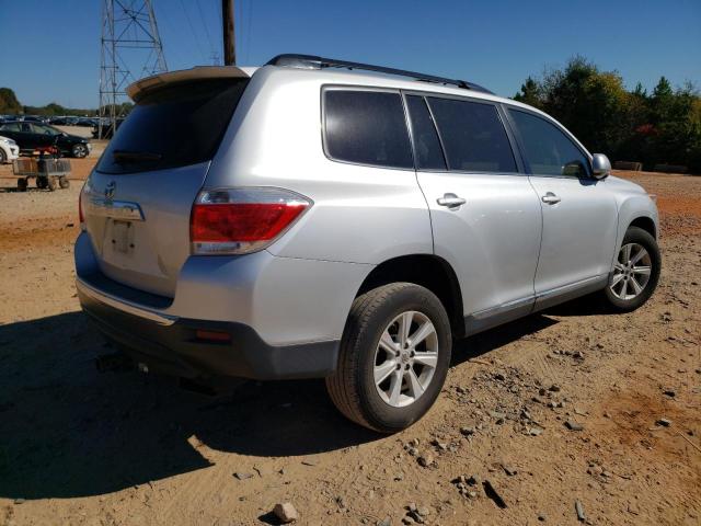 5TDZA3EH6DS040767 - 2013 TOYOTA HIGHLANDER BASE Plata foto 3
