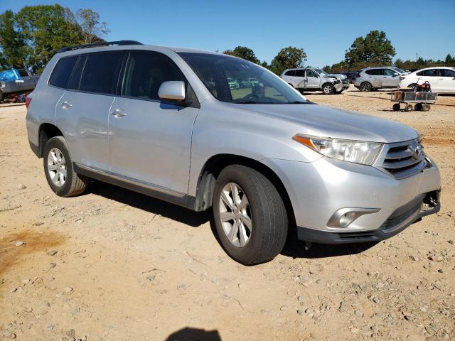 5TDZA3EH6DS040767 - 2013 TOYOTA HIGHLANDER BASE Plata foto 4