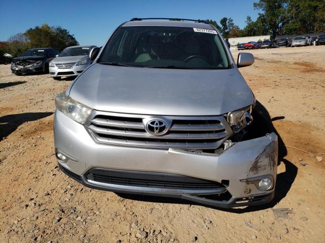 5TDZA3EH6DS040767 - 2013 TOYOTA HIGHLANDER BASE Plata foto 5