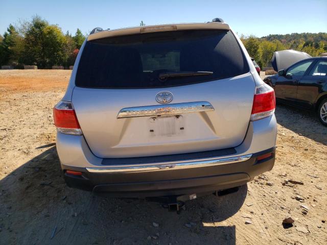 5TDZA3EH6DS040767 - 2013 TOYOTA HIGHLANDER BASE Plata foto 6