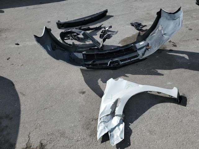 5YFBURHE1JP835579 - 2018 TOYOTA COROLLA L WHITE photo 12