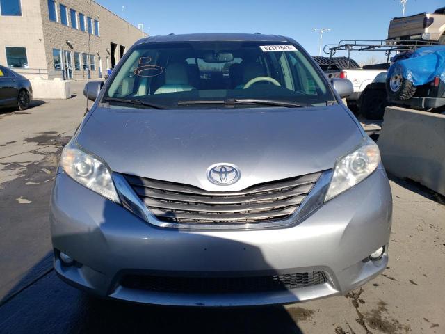 5TDYK3DC8BS059834 - 2011 TOYOTA SIENNA XLE SILVER photo 5