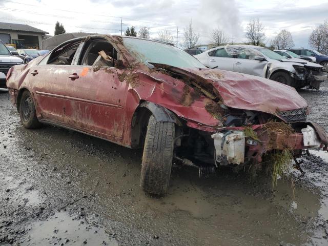 JTDBE32K030139320 - 2003 TOYOTA CAMRY LE RED photo 4