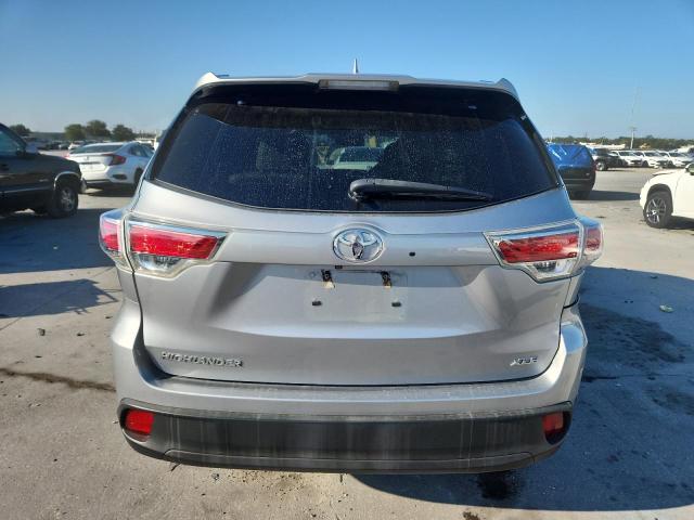 5TDKKRFHXGS146014 - 2016 TOYOTA HIGHLANDER XLE Plata foto 6