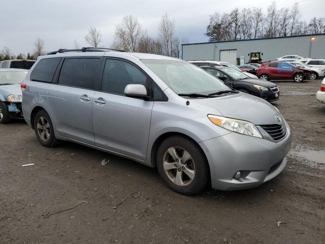 5TDKK3DC3CS201241 - 2012 TOYOTA SIENNA LE BLUE photo 4