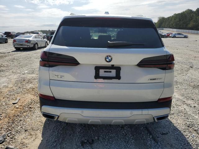 5UX23EU09R9W08369 - 2024 BMW X5 XDRIVE40I WHITE photo 6
