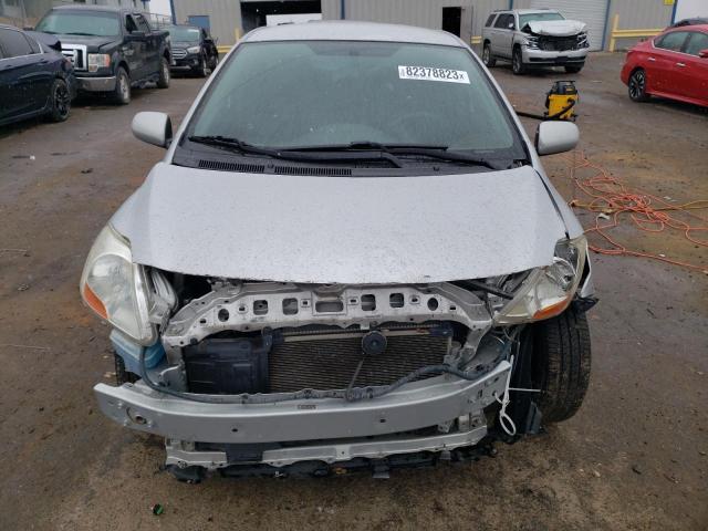 JTDBT923384033171 - 2008 TOYOTA YARIS SILVER photo 5