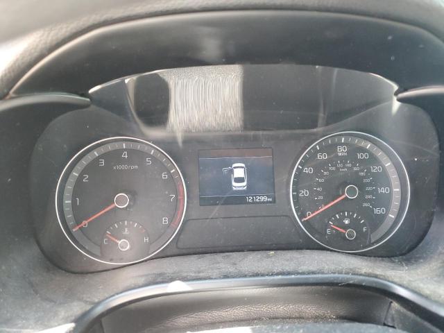 3KPF24AD6KE067516 - 2019 KIA FORTE FE Schwarz Foto 9