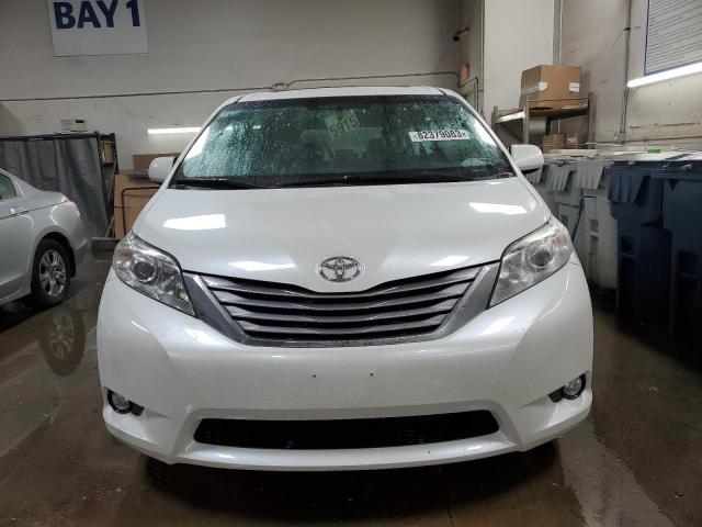 5TDYK3DC4GS713378 - 2016 TOYOTA SIENNA XLE WHITE photo 5