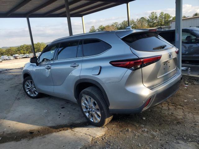 5TDKDRAHXPS019703 - 2023 TOYOTA HIGHLANDER L Silber Foto 2