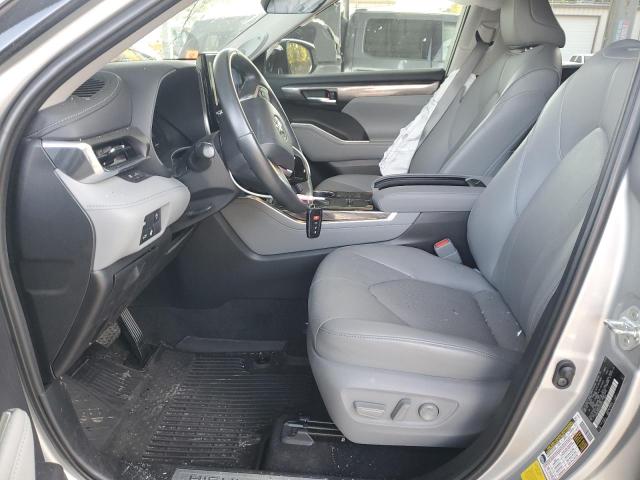 5TDKDRAHXPS019703 - 2023 TOYOTA HIGHLANDER L Silber Foto 7