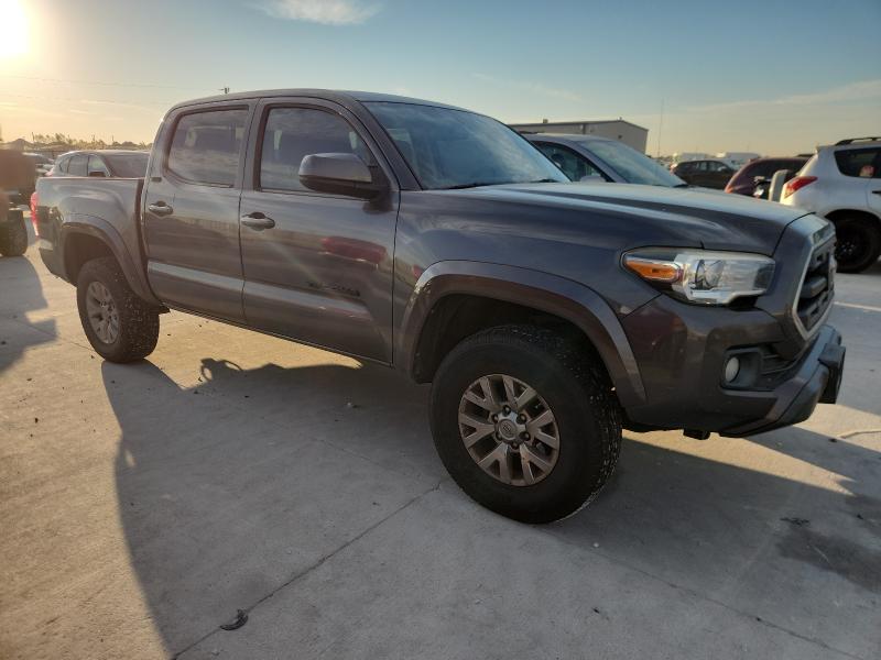 5TFAZ5CN1HX040766 - 2017 TOYOTA TACOMA DOUBLE CAB GRAY photo 4