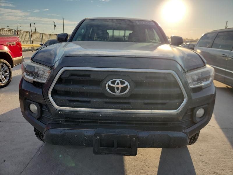 5TFAZ5CN1HX040766 - 2017 TOYOTA TACOMA DOUBLE CAB GRAY photo 5