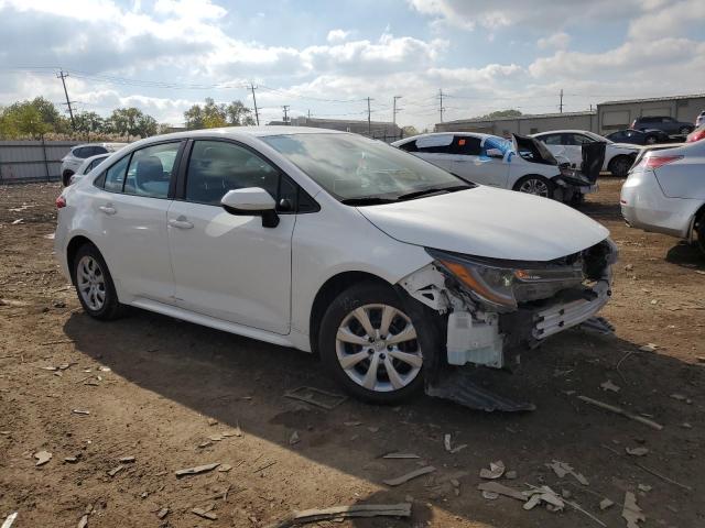 5YFEPMAE2MP255022 - 2021 TOYOTA COROLLA LE თეთრი ფოტო 4