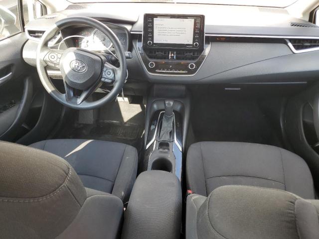 5YFEPMAE2MP255022 - 2021 TOYOTA COROLLA LE თეთრი ფოტო 8