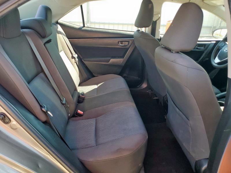 5YFBURHE2JP802316 - 2018 TOYOTA COROLLA L თაფლისფერი ფოტო 10