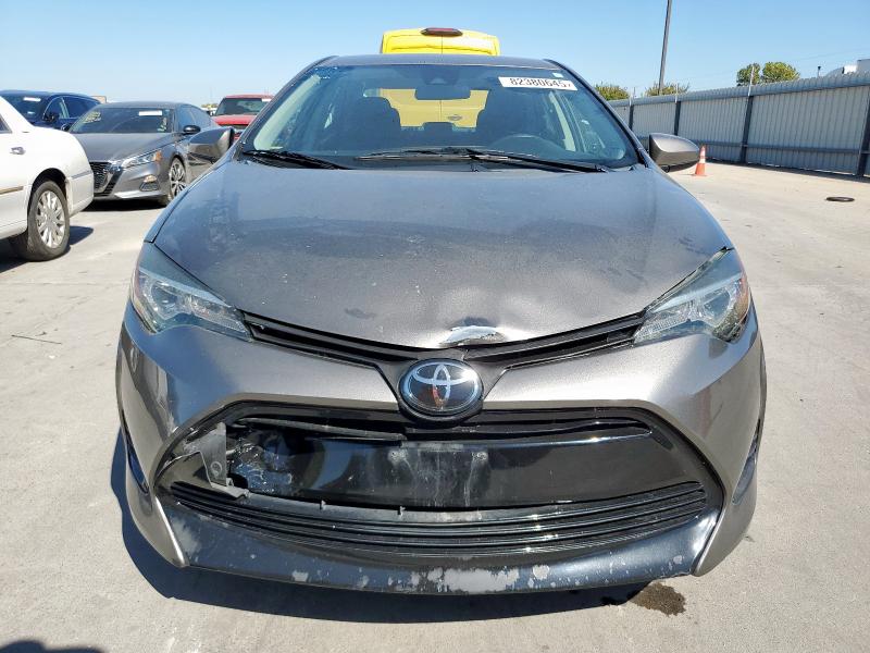 5YFBURHE2JP802316 - 2018 TOYOTA COROLLA L თაფლისფერი ფოტო 5
