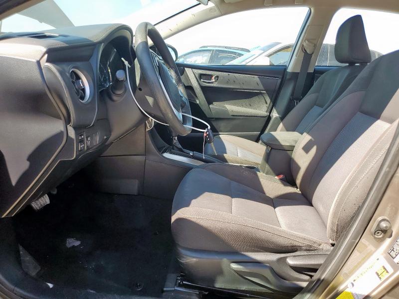 5YFBURHE2JP802316 - 2018 TOYOTA COROLLA L თაფლისფერი ფოტო 7