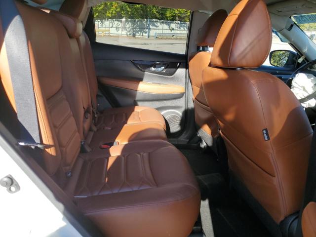 JN8AT2MV6JW311402 - 2018 NISSAN ROGUE S WHITE photo 11