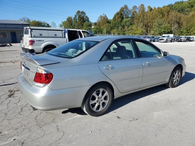 4T1BE32K55U961764 - 2005 TOYOTA CAMRY LE SILVER photo 3