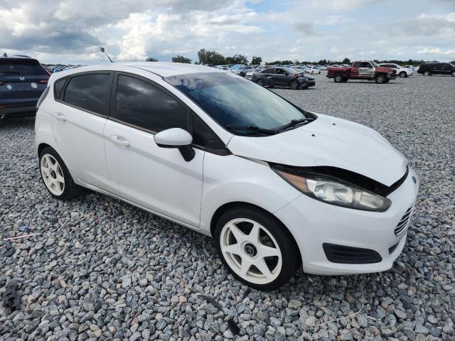 3FADP4TJ5JM132586 - 2018 FORD FIESTA S 白色 照片 4