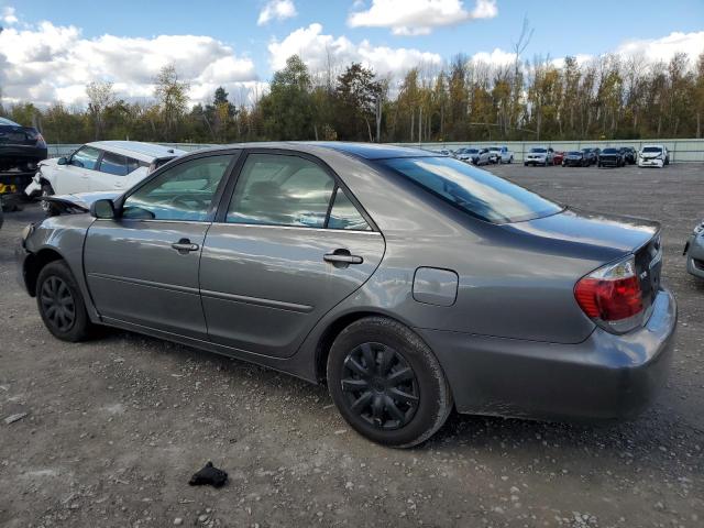 4T1BE32K05U556010 - 2005 TOYOTA CAMRY LE GRAY photo 2