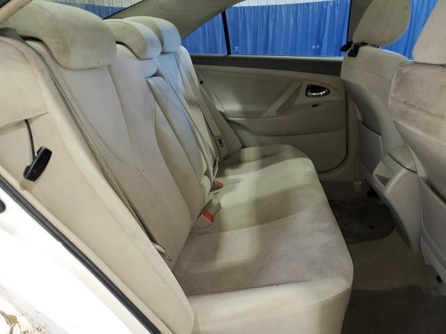 4T1BF3EK0BU618056 - 2011 TOYOTA CAMRY BASE Weiß Foto 10