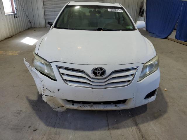 4T1BF3EK0BU618056 - 2011 TOYOTA CAMRY BASE Weiß Foto 5
