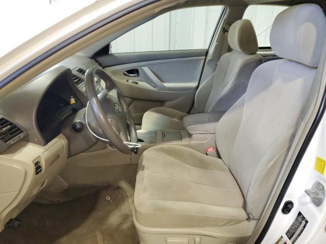 4T1BF3EK0BU618056 - 2011 TOYOTA CAMRY BASE Weiß Foto 7