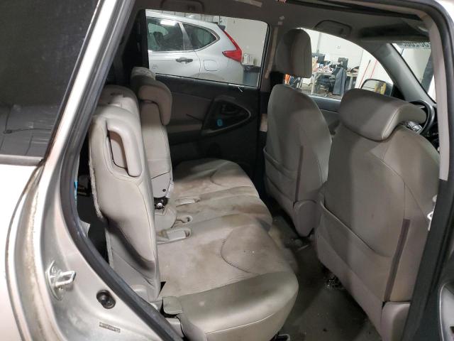 2T3BF4DV5BW118130 - 2011 TOYOTA RAV4 SILVER photo 11