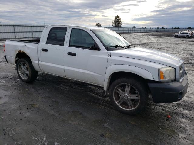 1D7HW28K37S112623 - 2007 DODGE DAKOTA QUAD WHITE photo 4