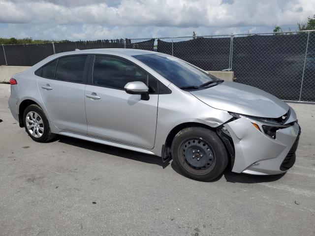 JTDBCMFE1RJ018072 - 2024 TOYOTA COROLLA LE SILVER photo 4