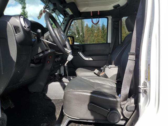 1C4BJWEGXEL273242 - 2014 JEEP WRANGLER U SAHARA WHITE photo 7