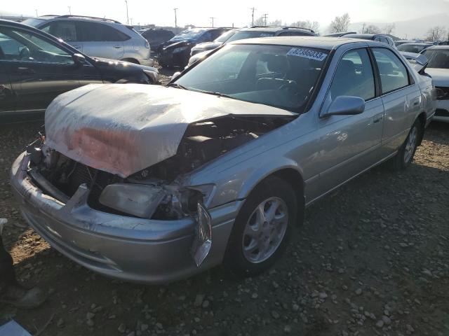 JT2BF22K9Y0281396 - 2000 TOYOTA CAMRY CE SILVER photo 1